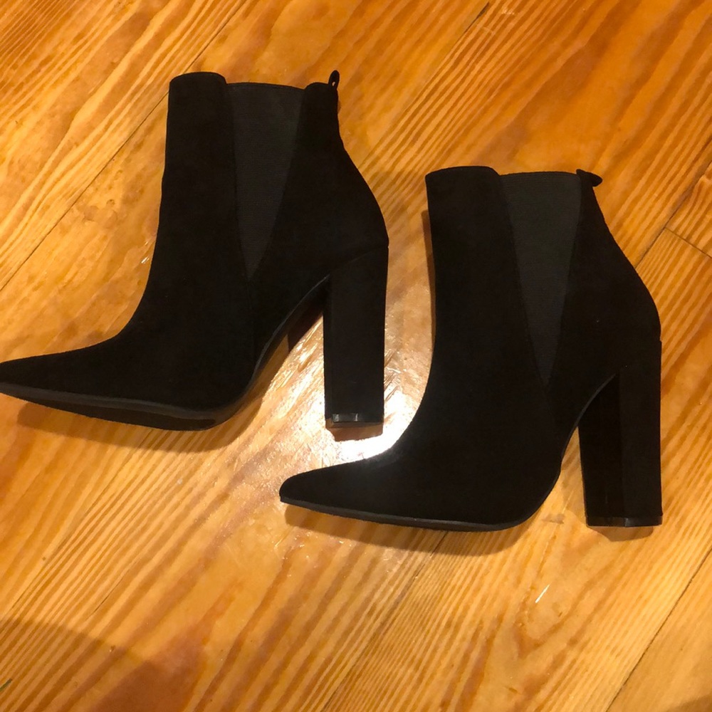 Black Booties Pointed toe